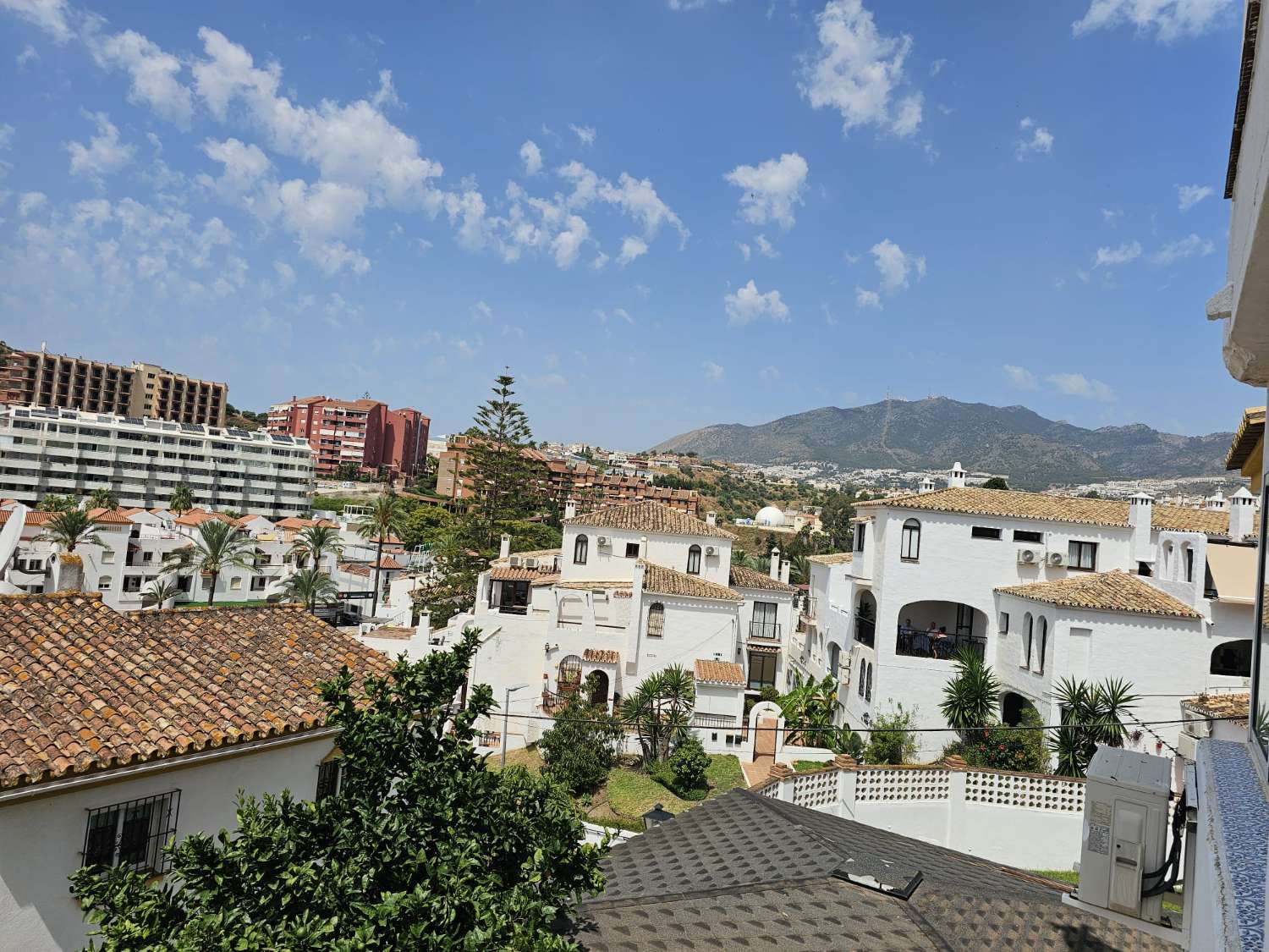 SE ALQUILA  DESDE 4.3.26 HASTA 30.6.26 Y DESDE 01/09/2026 - 30/06/2027 PRECIOSO APARTAMENTO  EN BENALMADENA