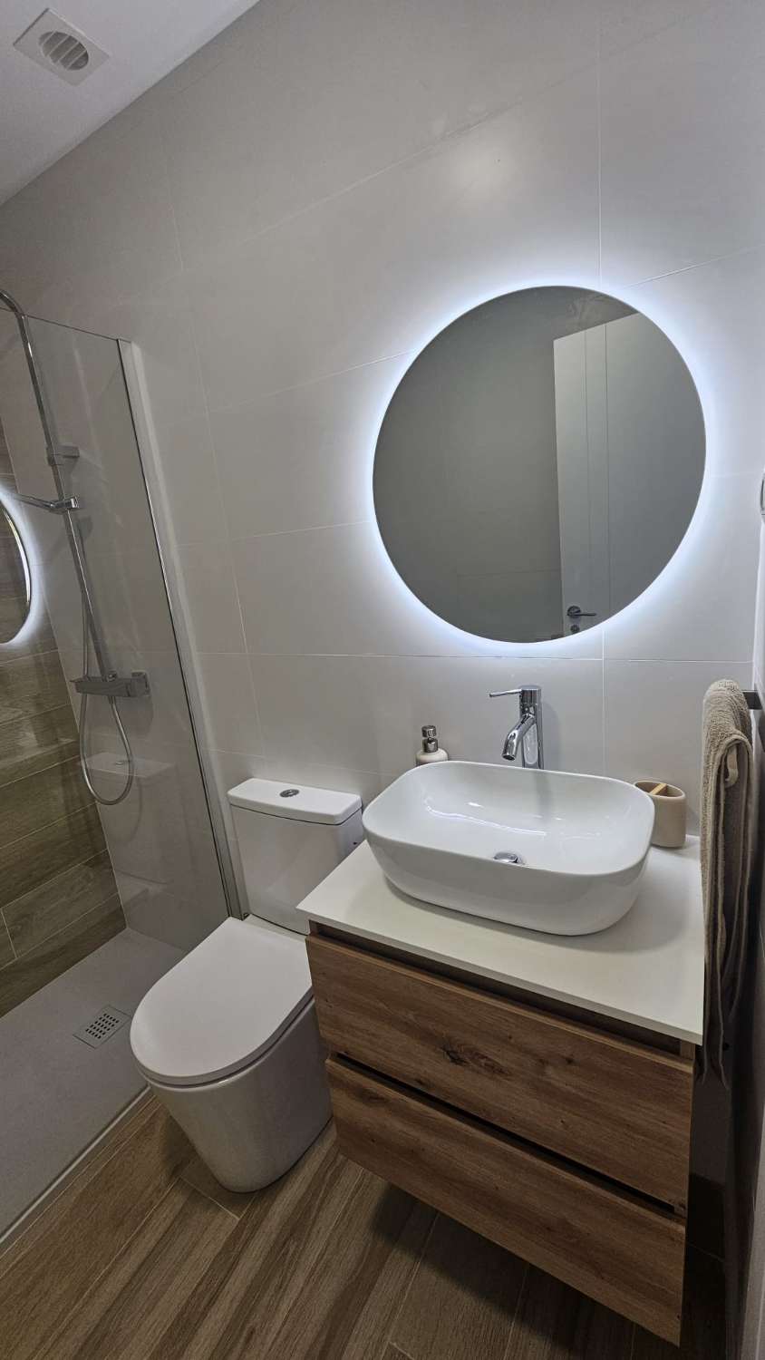 SE ALQUILA  DESDE 4.3.26 HASTA 30.6.26 Y DESDE 01/09/2026 - 30/06/2027 PRECIOSO APARTAMENTO  EN BENALMADENA