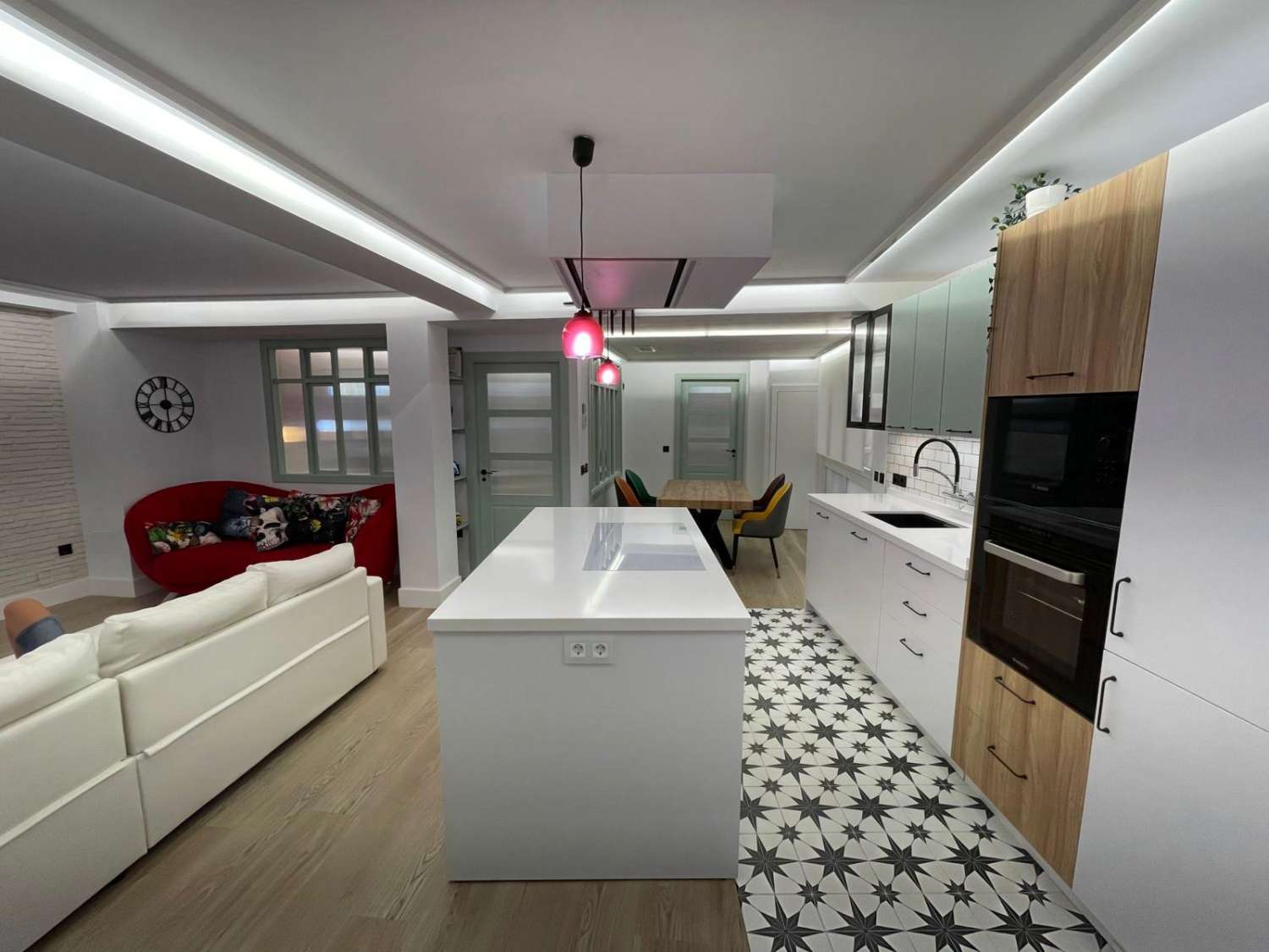 SE ALQUILA DESDE AHORA HASTA 30.6.26  Y desde 01/09/2026 hasta 30/06/2027 PRECIOSO APARTAMENTO EN EL CENTRO DE FUENGIROLA