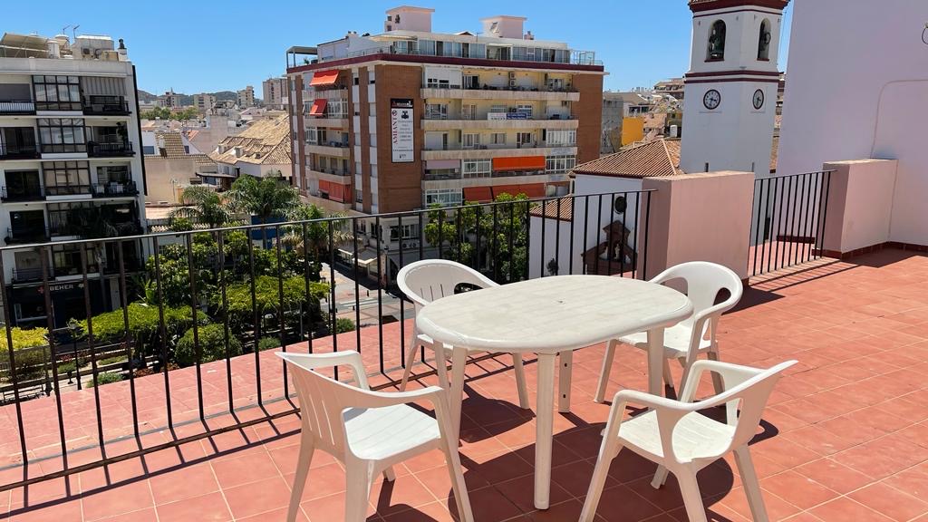 SE ALQUILA DESDE AHORA HASTA 30.6.26  Y desde 01/09/2026 hasta 30/06/2027 PRECIOSO APARTAMENTO EN EL CENTRO DE FUENGIROLA
