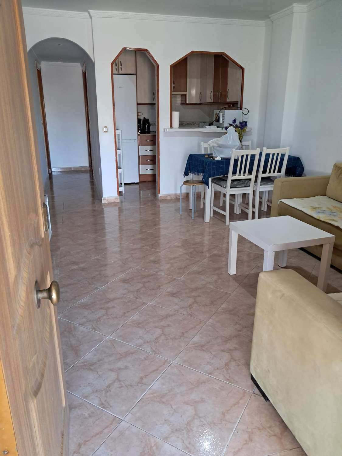 SE  ALQUILA  DESDE AHORA HASTA 31.5.25  Y desde 01/09/2026 hasta 30/06/2027  BONITO APARTAMENTO EN BENALMADENA
