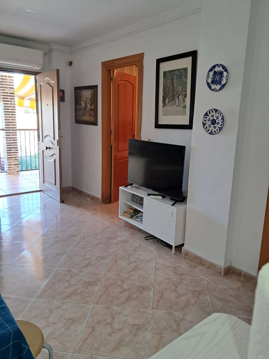SE  ALQUILA  DESDE AHORA HASTA 31.5.25  Y desde 01/09/2026 hasta 30/06/2027  BONITO APARTAMENTO EN BENALMADENA