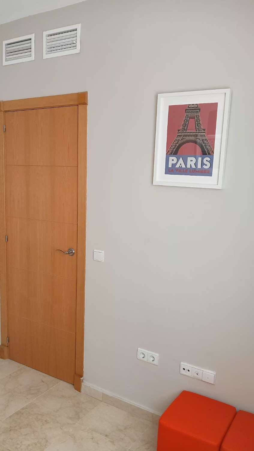 MEDIA TEMPORADA . SE ALQUILA  HASTA 21/06/2026 Y DESDE 01/09/2026- 30/06/2027 BONITO APARTAMENTO EN ZONA MONTERREY (BENALMADENA)