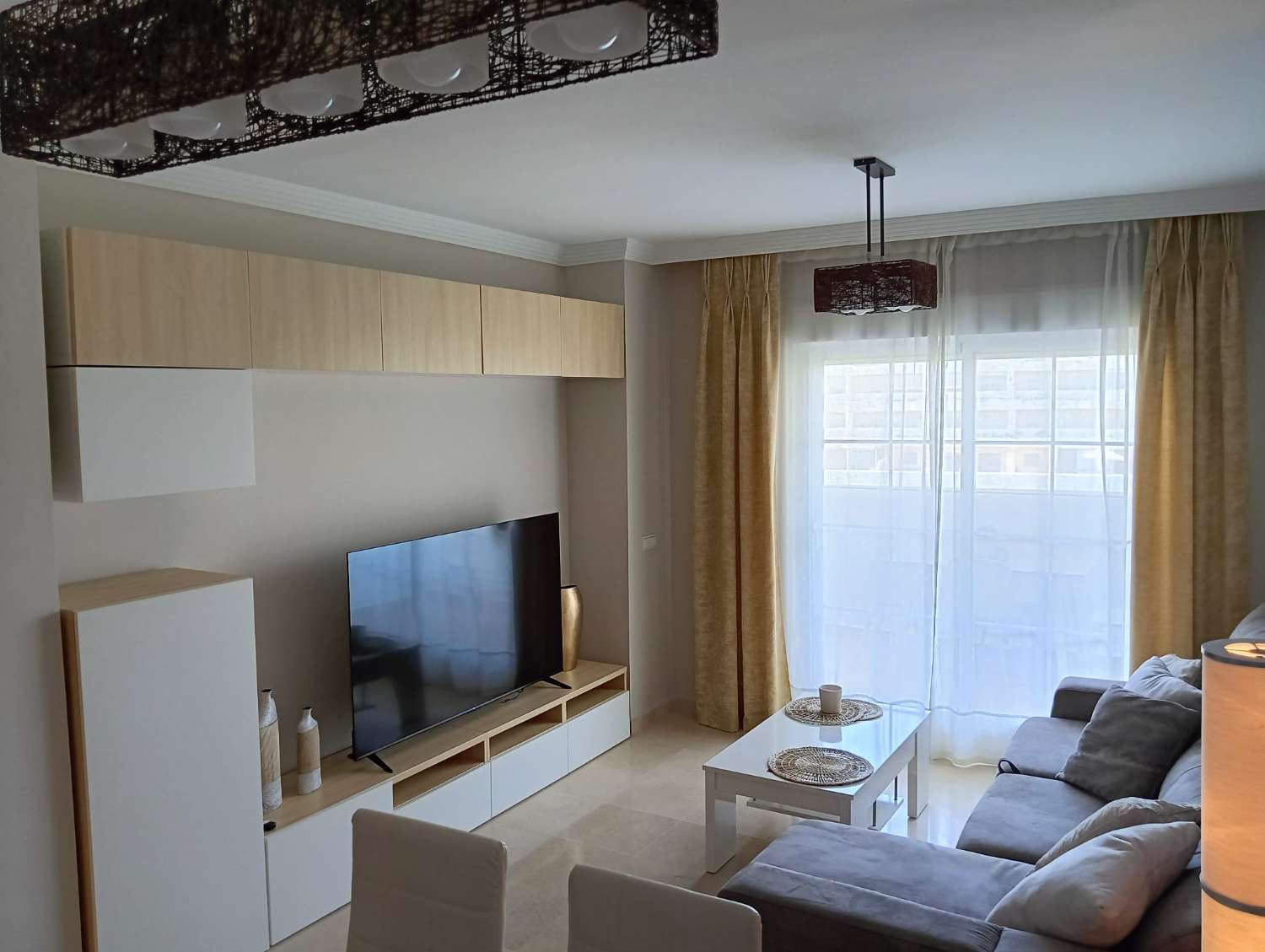 MEDIA TEMPORADA . SE ALQUILA  HASTA 21/06/2026 Y DESDE 01/09/2026- 30/06/2027 BONITO APARTAMENTO EN ZONA MONTERREY (BENALMADENA)