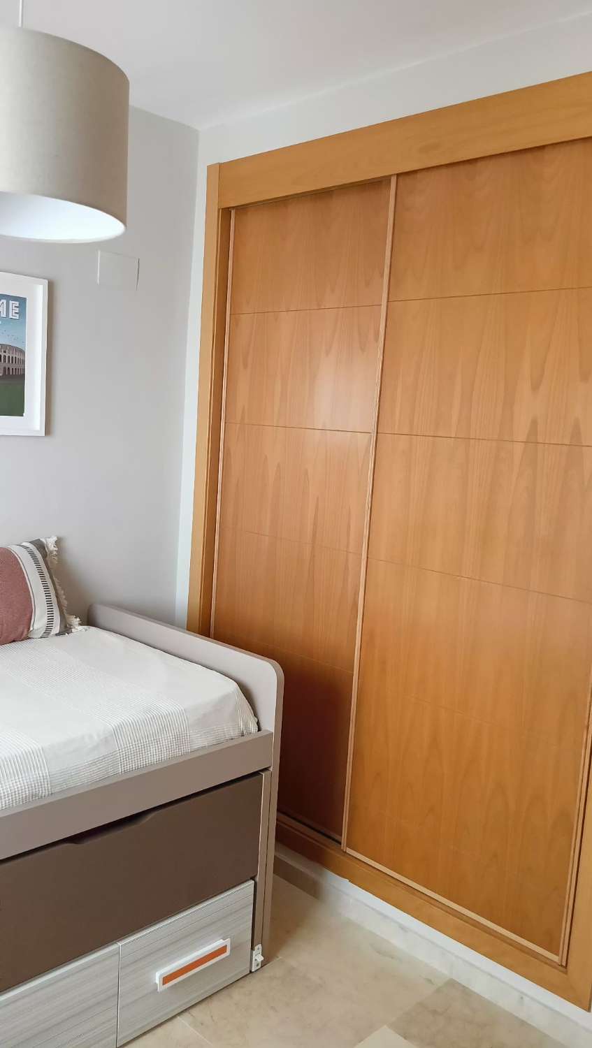 MEDIA TEMPORADA . SE ALQUILA  HASTA 21/06/2026 Y DESDE 01/09/2026- 30/06/2027 BONITO APARTAMENTO EN ZONA MONTERREY (BENALMADENA)