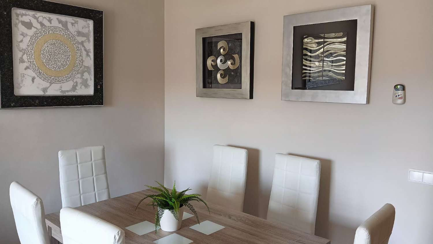 MEDIA TEMPORADA . SE ALQUILA  HASTA 21/06/2026 Y DESDE 01/09/2026- 30/06/2027 BONITO APARTAMENTO EN ZONA MONTERREY (BENALMADENA)