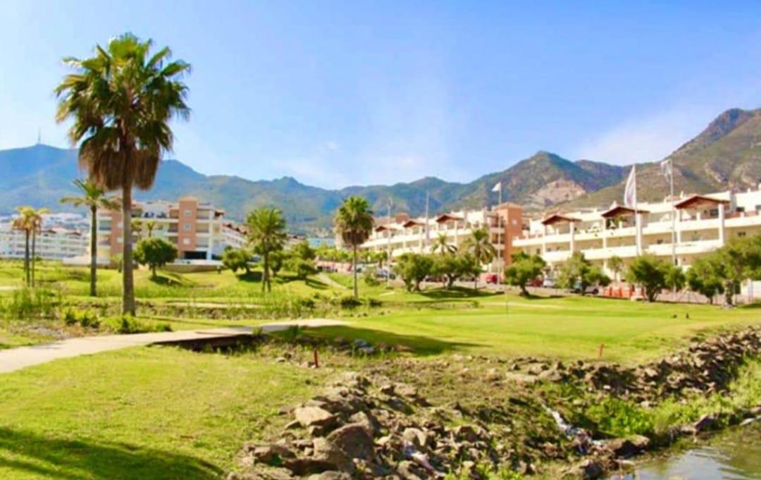 MEDIA TEMPORADA . SE ALQUILA  HASTA 21/06/2026 Y DESDE 01/09/2026- 30/06/2027 BONITO APARTAMENTO EN ZONA MONTERREY (BENALMADENA)