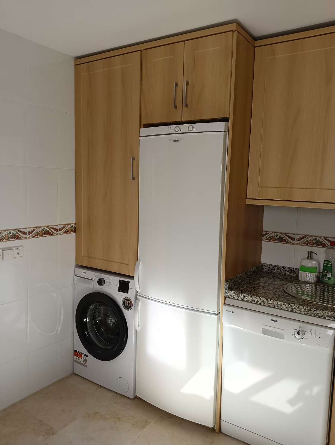 MEDIA TEMPORADA . SE ALQUILA  HASTA 21/06/2026 Y DESDE 01/09/2026- 30/06/2027 BONITO APARTAMENTO EN ZONA MONTERREY (BENALMADENA)