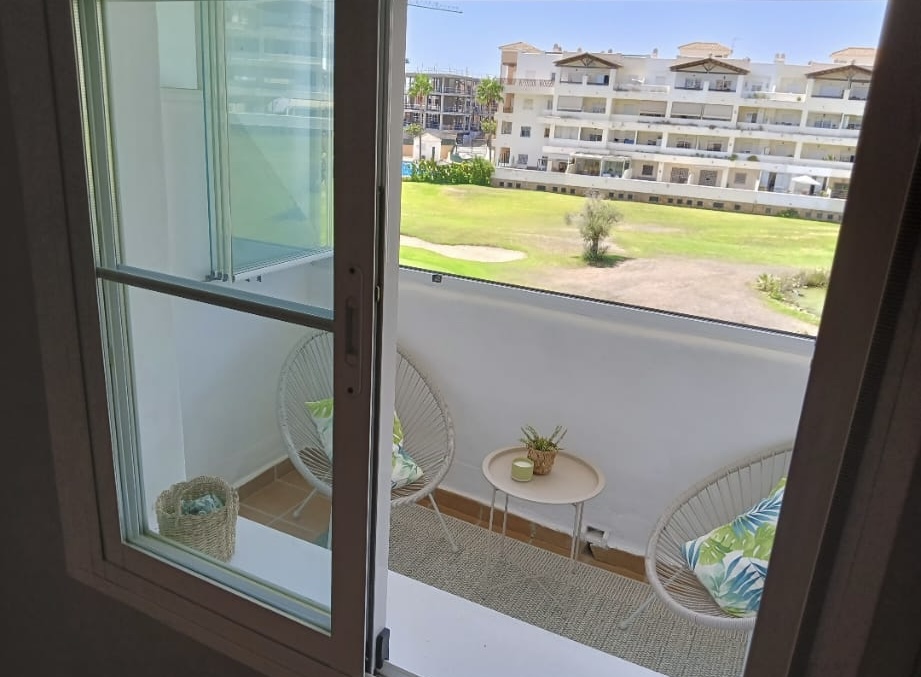 MEDIA TEMPORADA . SE ALQUILA  HASTA 21/06/2026 Y DESDE 01/09/2026- 30/06/2027 BONITO APARTAMENTO EN ZONA MONTERREY (BENALMADENA)