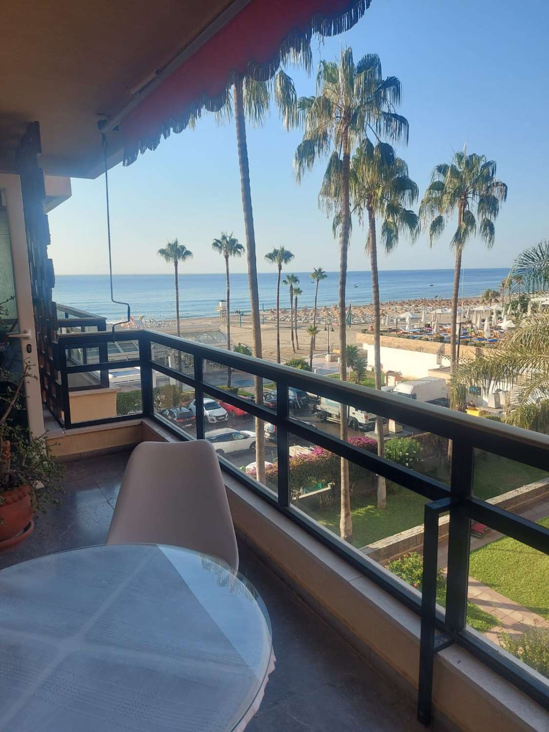 SE ALQUILA DESDE AHORA -30.3.26 Y DESDE 2.4.27-30.6.27  PRECIOSO APARTAMENTO EN 1ª LINEA DE PLAYA  CON VISTAS AL MAR  EN LA CARIHUELA ( TORREMOLINOS )