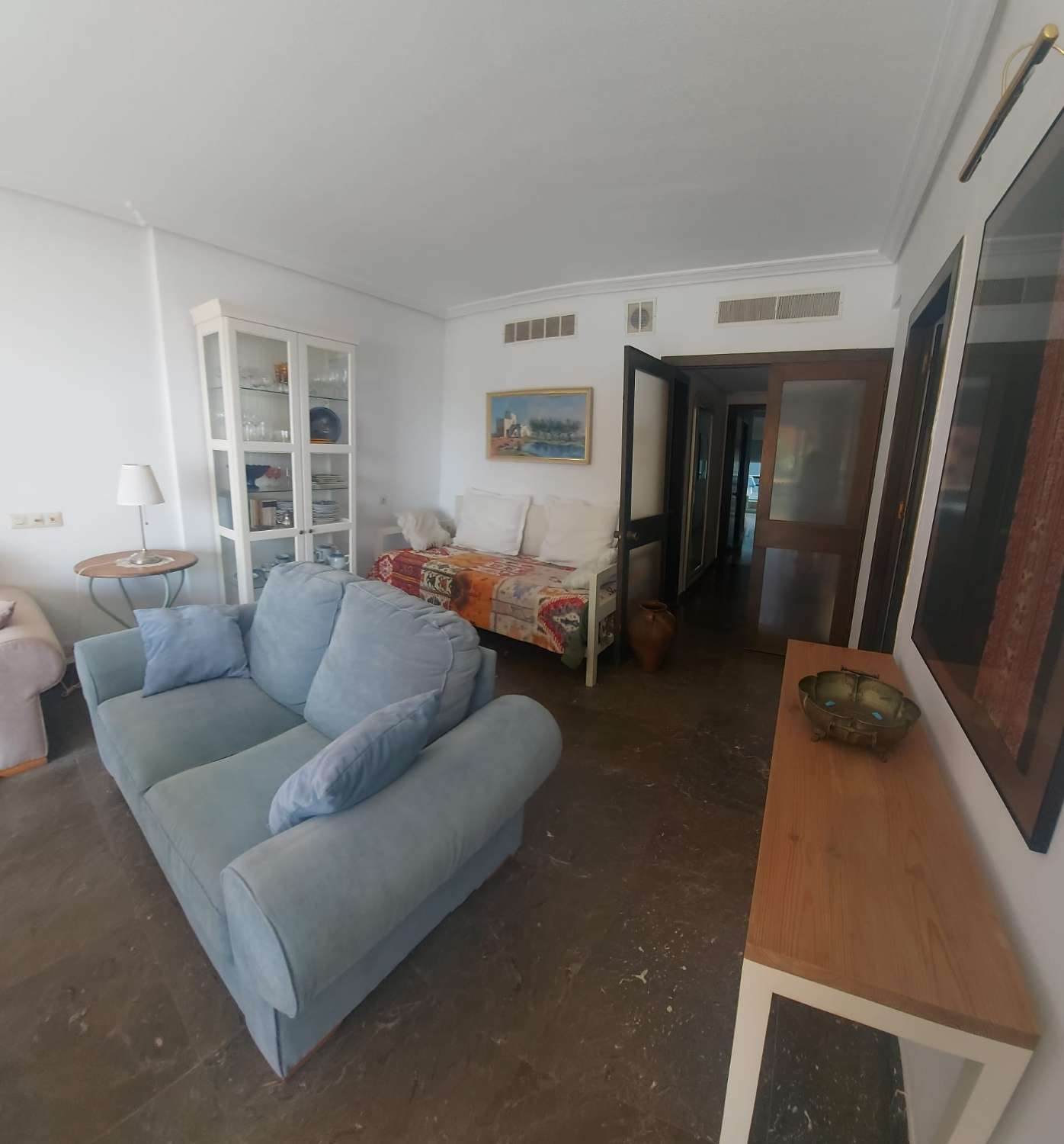 SE ALQUILA DESDE AHORA -30.3.26 Y DESDE 2.4.27-30.6.27  PRECIOSO APARTAMENTO EN 1ª LINEA DE PLAYA  CON VISTAS AL MAR  EN LA CARIHUELA ( TORREMOLINOS )