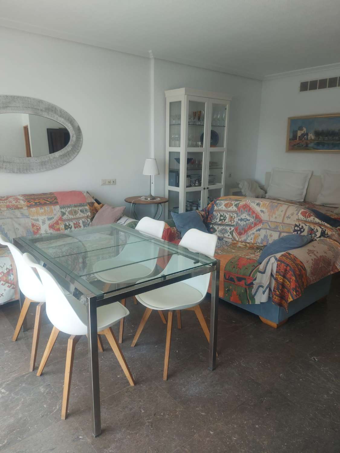 SE ALQUILA DESDE AHORA -30.3.26 Y DESDE 2.4.27-30.6.27  PRECIOSO APARTAMENTO EN 1ª LINEA DE PLAYA  CON VISTAS AL MAR  EN LA CARIHUELA ( TORREMOLINOS )