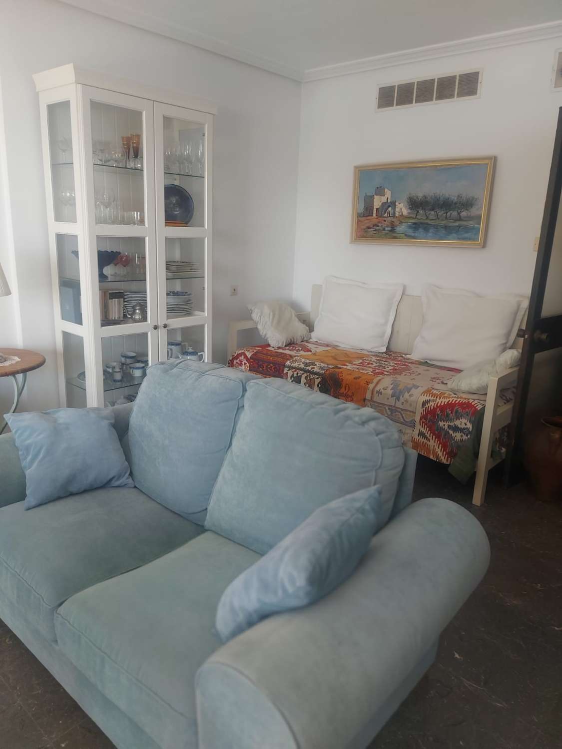 SE ALQUILA DESDE AHORA -30.3.26 Y DESDE 2.4.27-30.6.27  PRECIOSO APARTAMENTO EN 1ª LINEA DE PLAYA  CON VISTAS AL MAR  EN LA CARIHUELA ( TORREMOLINOS )