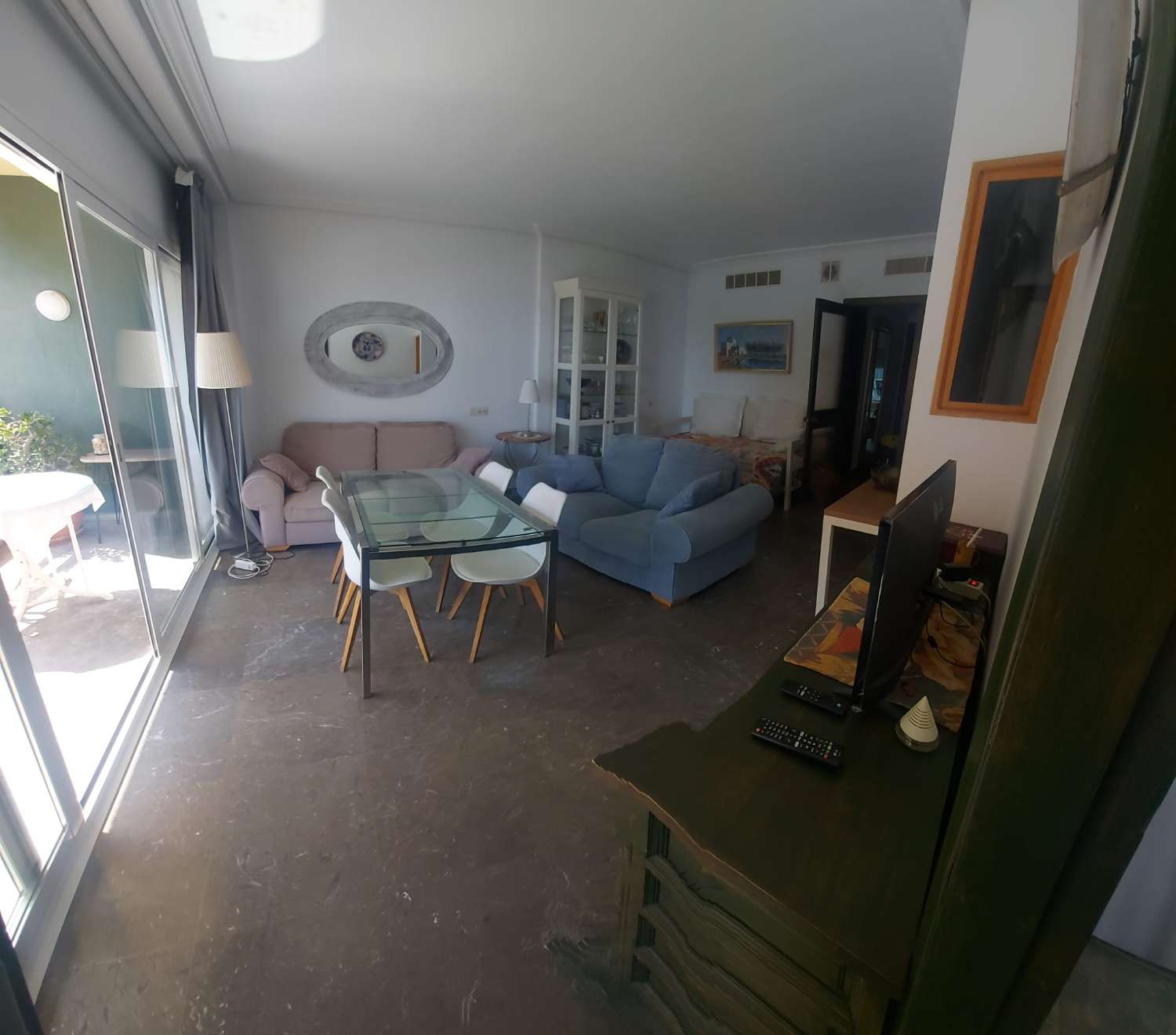 SE ALQUILA DESDE AHORA -30.3.26 Y DESDE 2.4.27-30.6.27  PRECIOSO APARTAMENTO EN 1ª LINEA DE PLAYA  CON VISTAS AL MAR  EN LA CARIHUELA ( TORREMOLINOS )