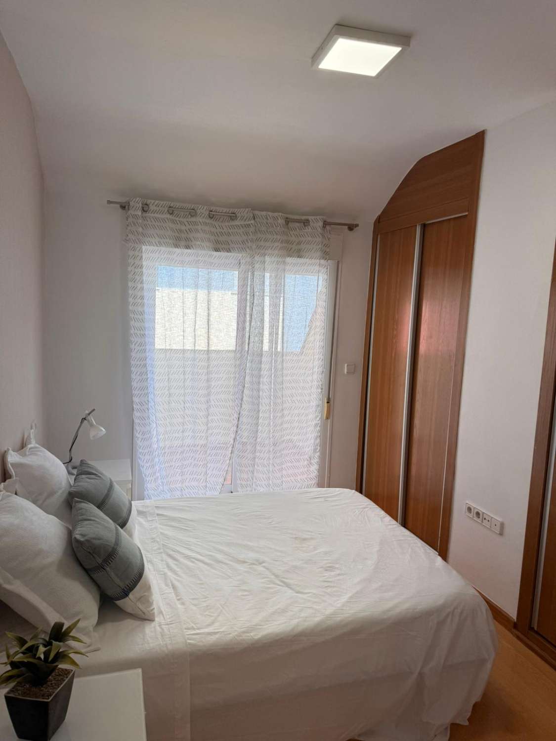 SE VENDE BONITO ATICO EN ZONA DE PUERTO DEPORTIVO CONN VISTAS AL MAR  (FUENGIROLA )