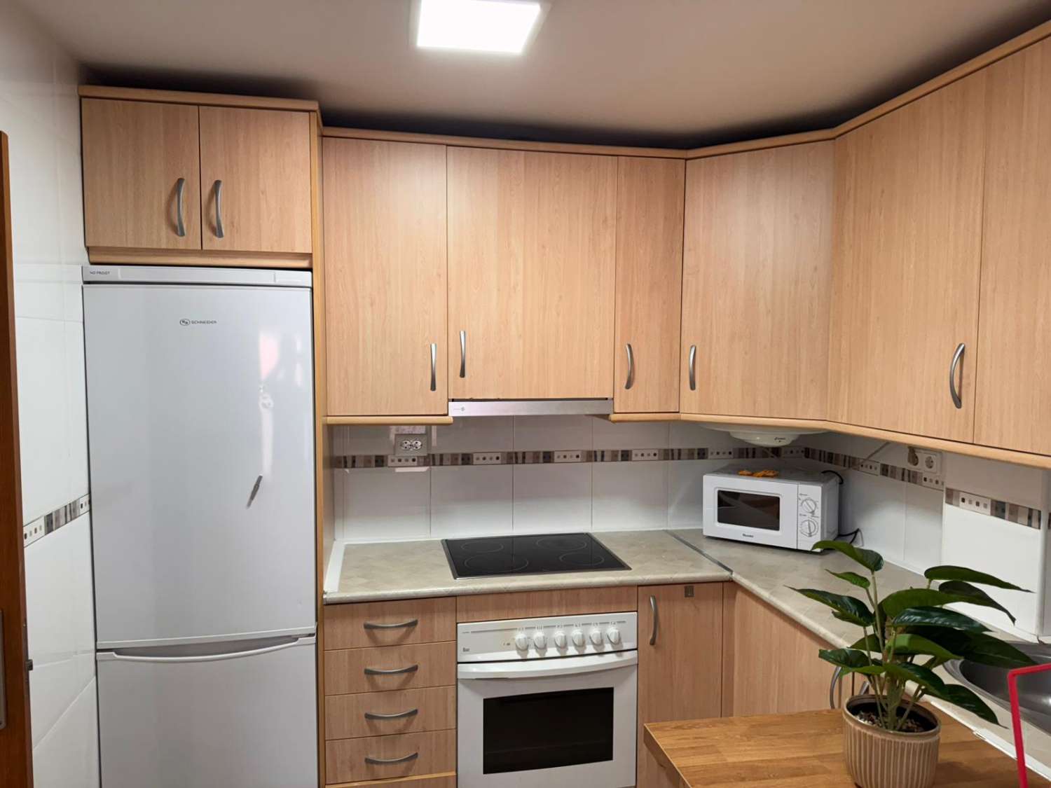 SE VENDE BONITO ATICO EN ZONA DE PUERTO DEPORTIVO CONN VISTAS AL MAR  (FUENGIROLA )