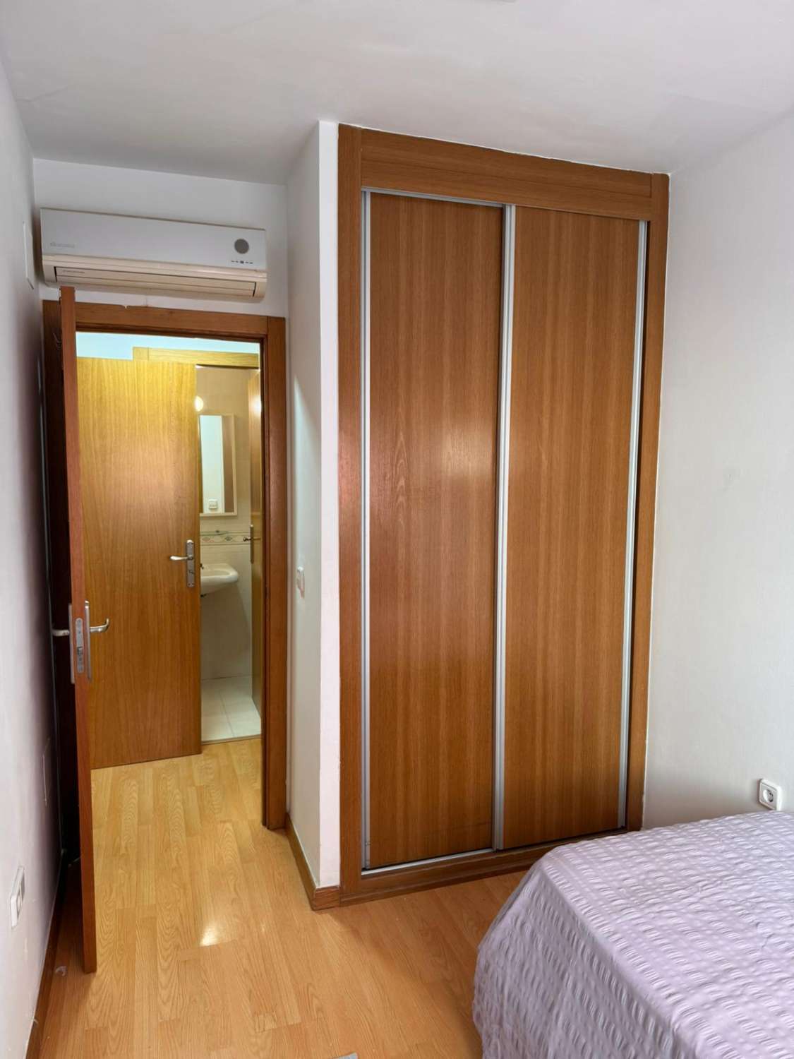 SE VENDE BONITO ATICO EN ZONA DE PUERTO DEPORTIVO CONN VISTAS AL MAR  (FUENGIROLA )