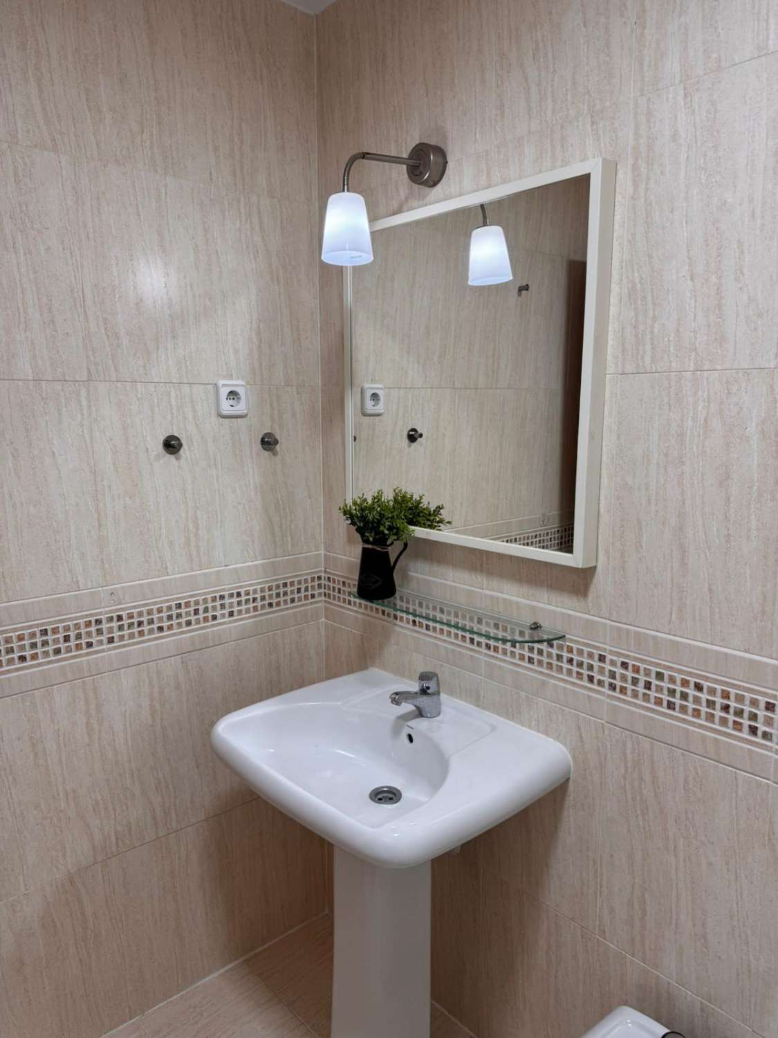 SE VENDE BONITO ATICO EN ZONA DE PUERTO DEPORTIVO CONN VISTAS AL MAR  (FUENGIROLA )