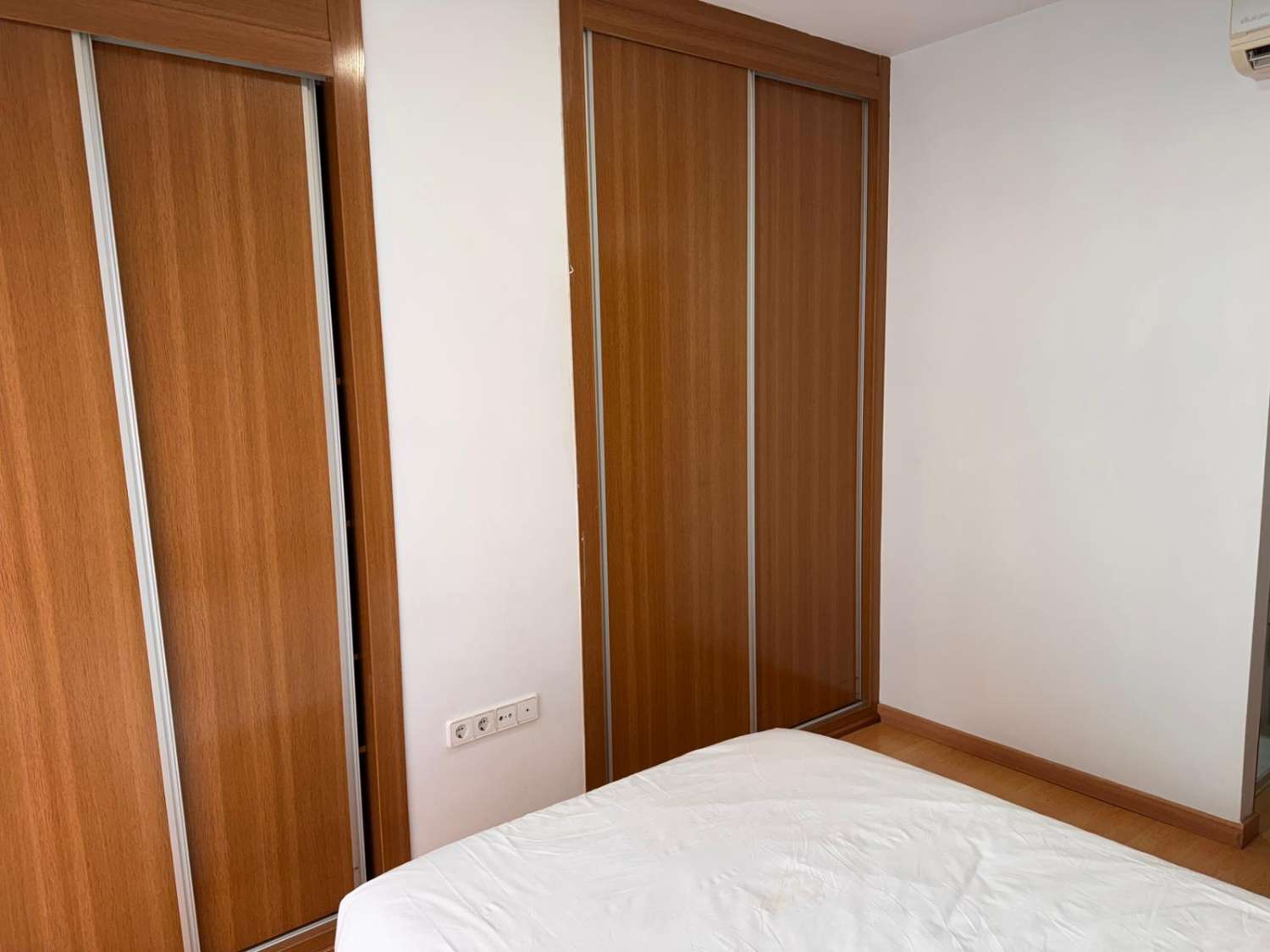 SE VENDE BONITO ATICO EN ZONA DE PUERTO DEPORTIVO CONN VISTAS AL MAR  (FUENGIROLA )