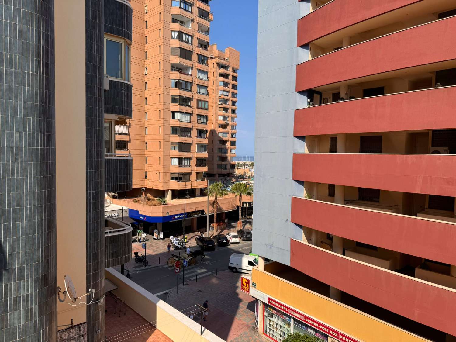 SE VENDE BONITO ATICO EN ZONA DE PUERTO DEPORTIVO CONN VISTAS AL MAR  (FUENGIROLA )