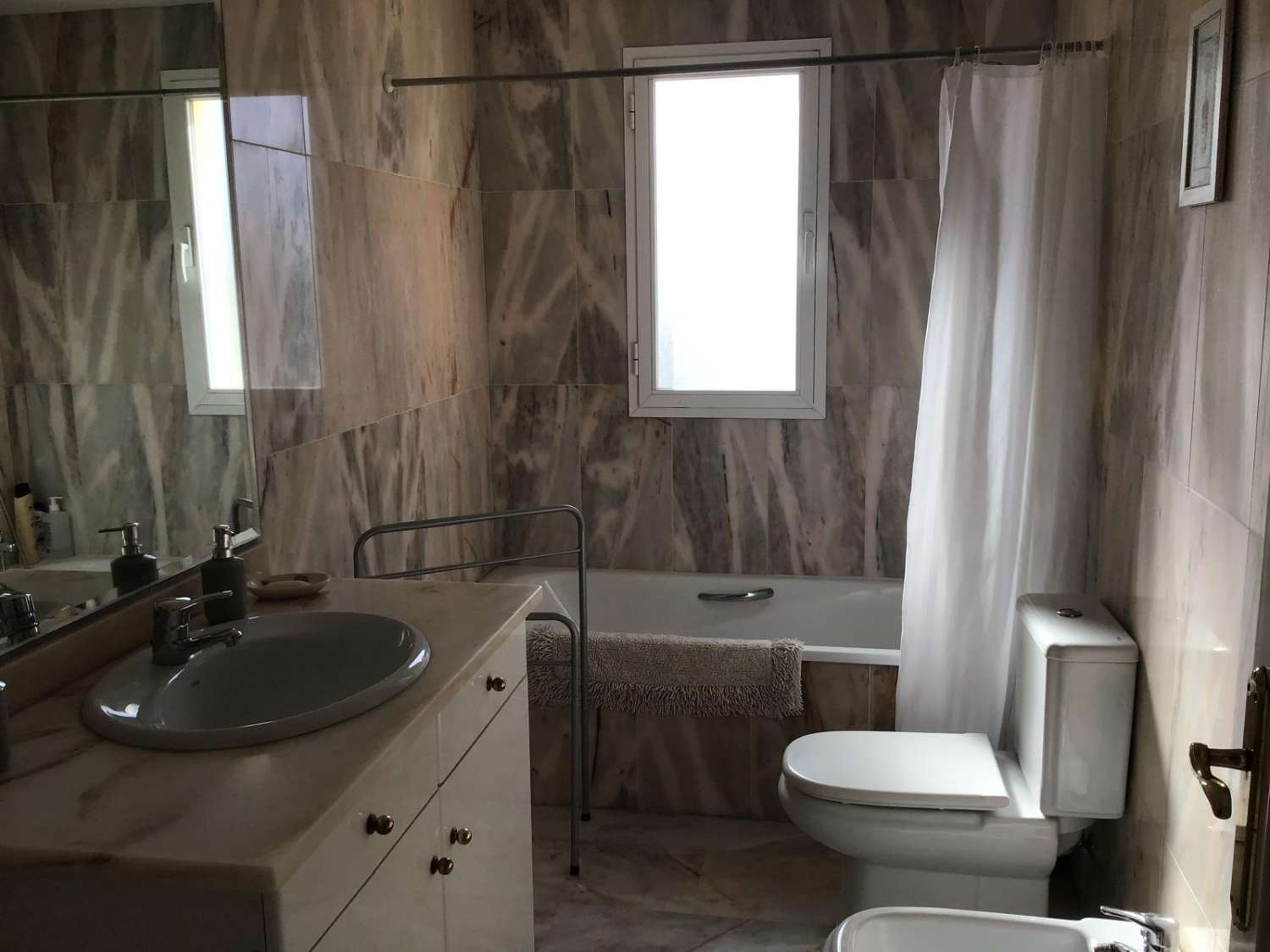 SE ALQUILA HASTA 30.6.26 Y DESDE 01/09/2026 - 30/06/2027  PRECIOSO APARTAMENTO CON VISTAS AL MAR EN  MIJAS COSTA