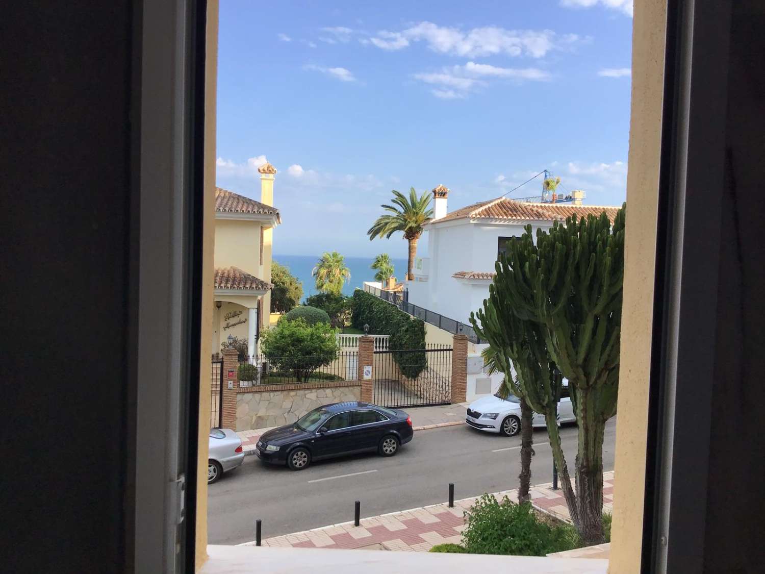 SE ALQUILA HASTA 30.6.26 Y DESDE 01/09/2026 - 30/06/2027  PRECIOSO APARTAMENTO CON VISTAS AL MAR EN  MIJAS COSTA