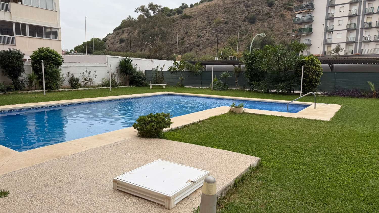 SE ALQUILA DESDE 1.1.27-30.3.27  ESPECTACULAR APARTAMENTO  EN 1ª LINEA DE PLAYA EN ZONA LAS GAVIOTAS (FUENGIROLA)