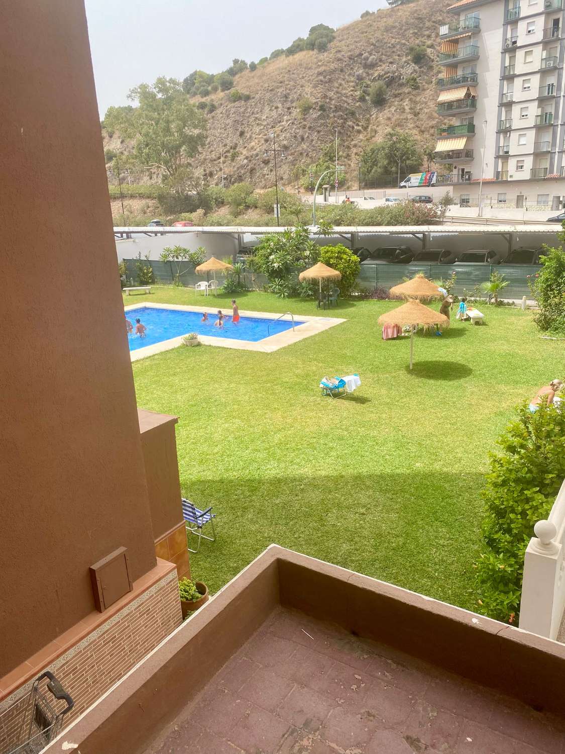 SE ALQUILA DESDE 1.1.27-30.3.27  ESPECTACULAR APARTAMENTO  EN 1ª LINEA DE PLAYA EN ZONA LAS GAVIOTAS (FUENGIROLA)