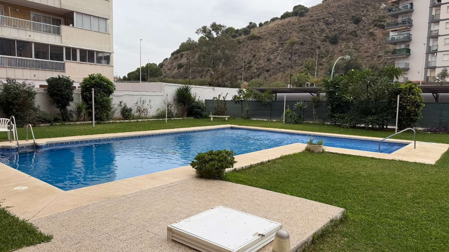 SE ALQUILA DESDE 1.1.27-30.3.27  ESPECTACULAR APARTAMENTO  EN 1ª LINEA DE PLAYA EN ZONA LAS GAVIOTAS (FUENGIROLA)