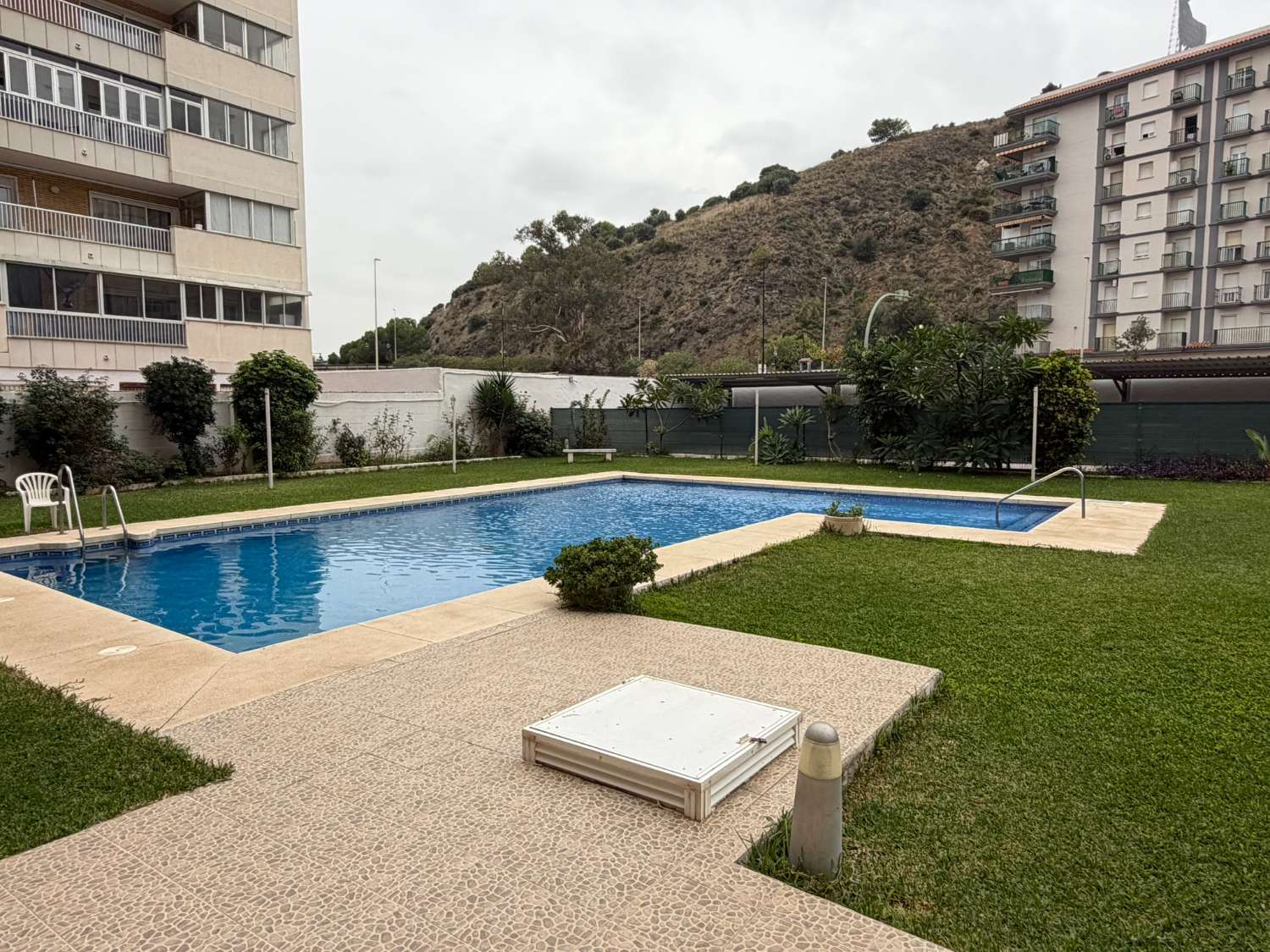 SE ALQUILA DESDE 1.1.27-30.3.27  ESPECTACULAR APARTAMENTO  EN 1ª LINEA DE PLAYA EN ZONA LAS GAVIOTAS (FUENGIROLA)