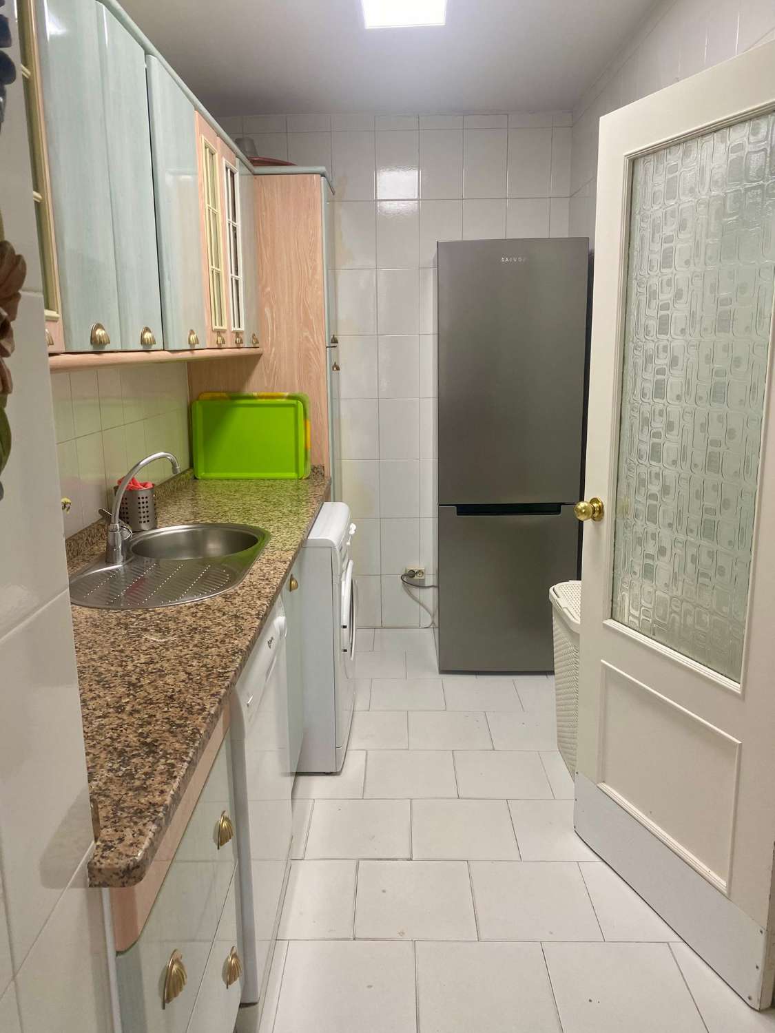 SE ALQUILA DESDE 1.1.27-30.3.27  ESPECTACULAR APARTAMENTO  EN 1ª LINEA DE PLAYA EN ZONA LAS GAVIOTAS (FUENGIROLA)