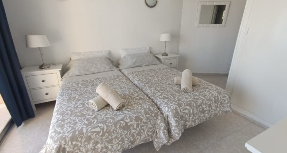 SE ALQUILA DESDE 1.3 26-30.6.26 Y desde 1.9.26-30.6.27  BONITO APARTAMENTO CON VISTA AL MAR EN BENALMADENA