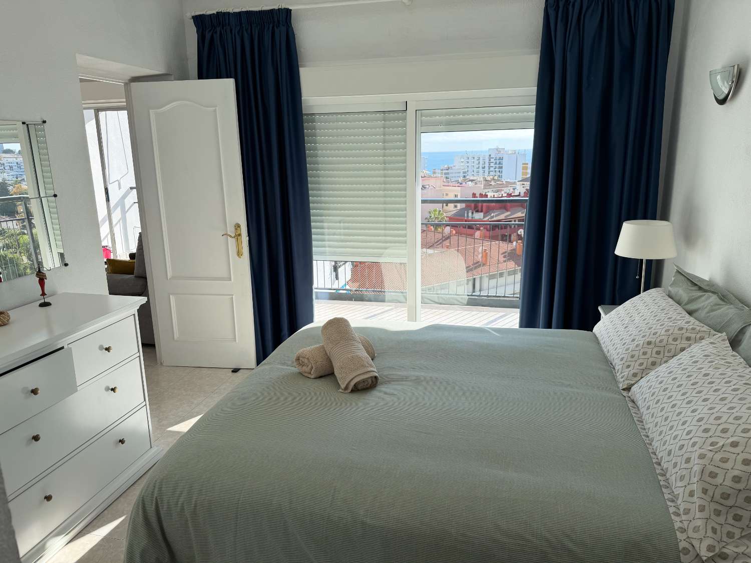 SE ALQUILA DESDE 1.3 26-30.6.26 Y desde 1.9.26-30.6.27  BONITO APARTAMENTO CON VISTA AL MAR EN BENALMADENA