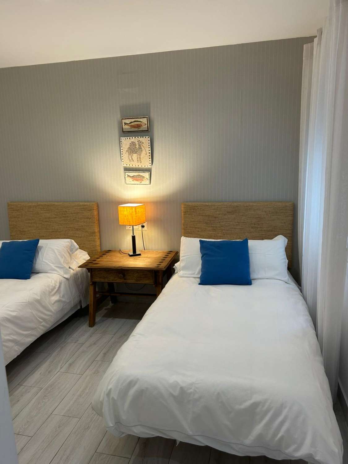 MEDIA TEMPORADA . SE ALQUILA  DESDE 21.02.26-30.4.26  Y DESDE 01/09/26 HASTA 30/06/27 PRECIOSO APARTAMENTO EN CENTRO D  FUENGIROLA