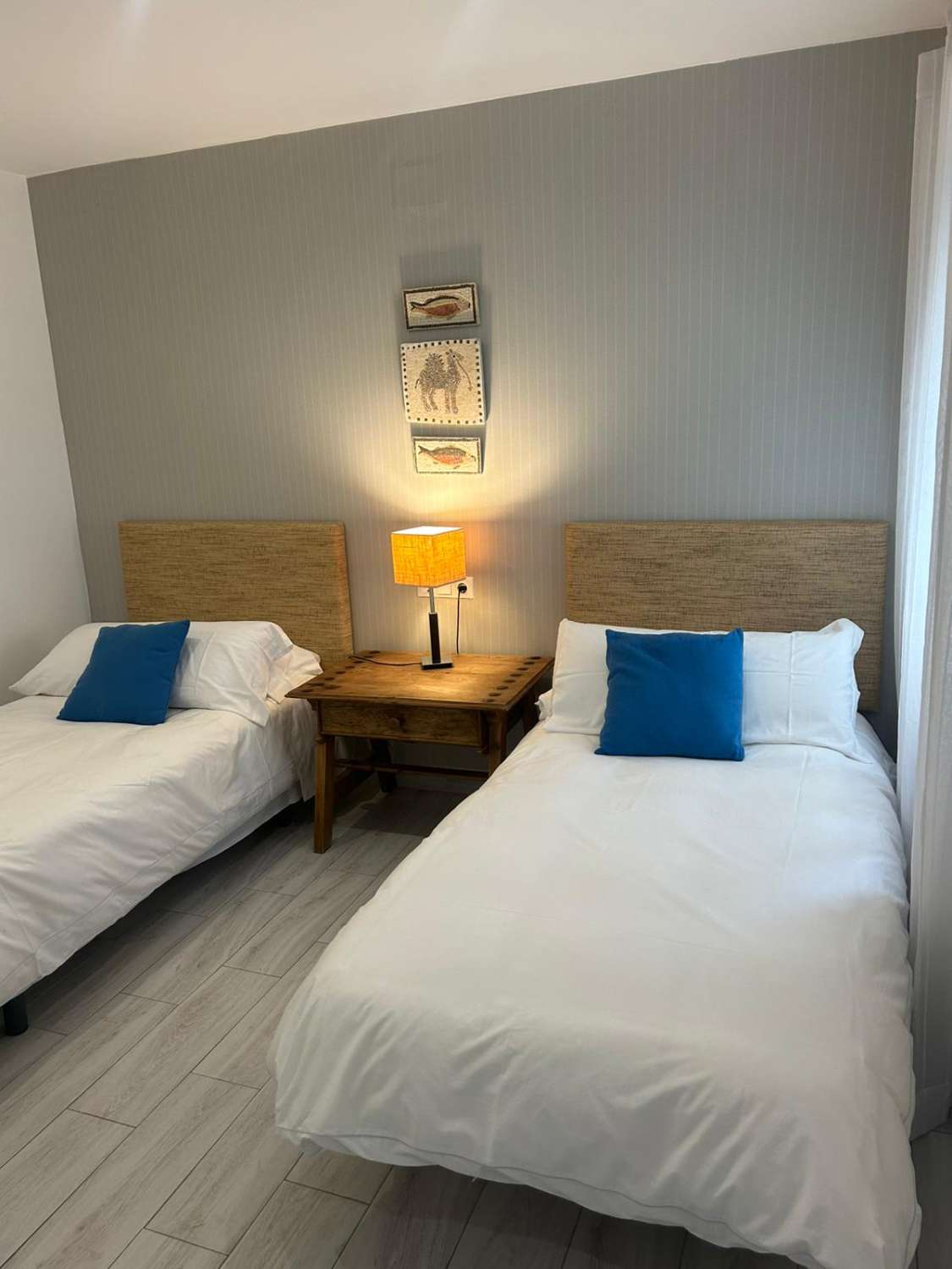 MEDIA TEMPORADA . SE ALQUILA  DESDE 21.02.26-30.4.26  Y DESDE 01/09/26 HASTA 30/06/27 PRECIOSO APARTAMENTO EN CENTRO D  FUENGIROLA