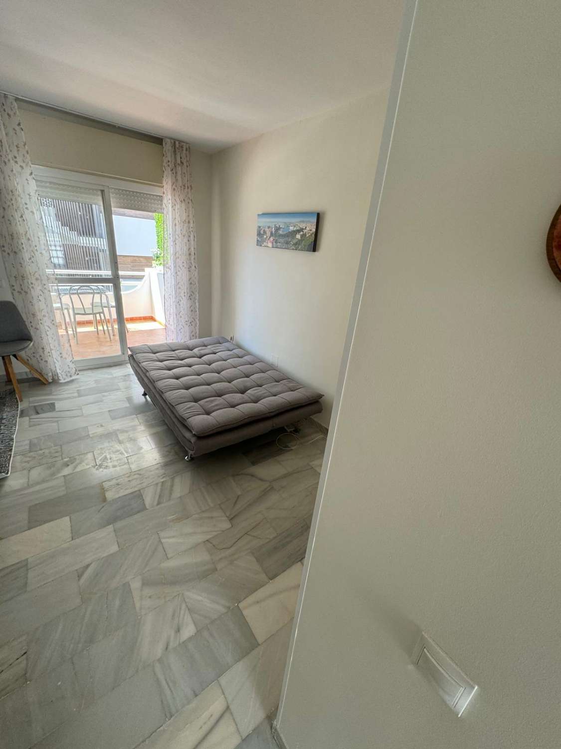 SE ALQUILA DESDE 01/09/2026 HASTA 30/06/2027 BONITO ESTUDIO EN BENALMADENA