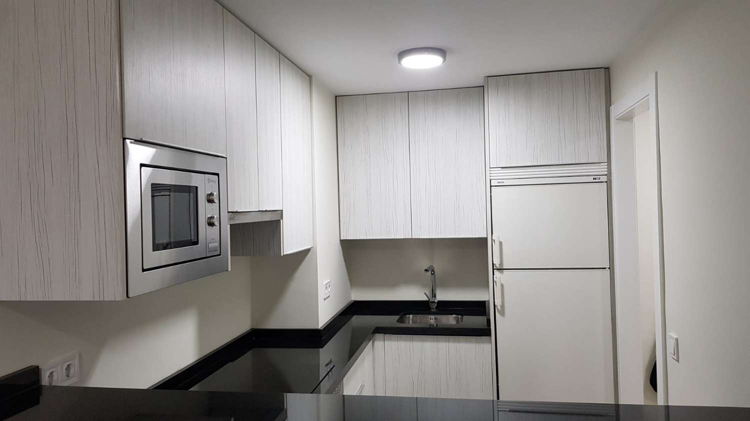 LARGA TEMPORADA SE ALQUILA BONITO APARTAMENTO EN LA COLINA  CON VISTAS  AL MAR (TORREMOLINOS )