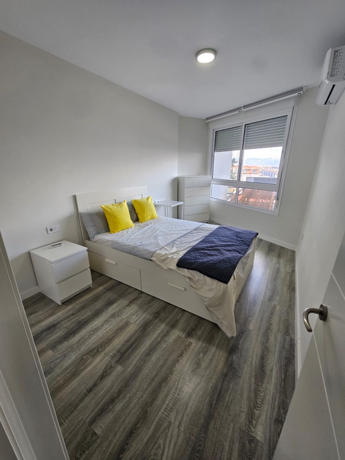 LARGA TEMPORADA SE ALQUILA BONITO APARTAMENTO EN LA COLINA  CON VISTAS  AL MAR (TORREMOLINOS )