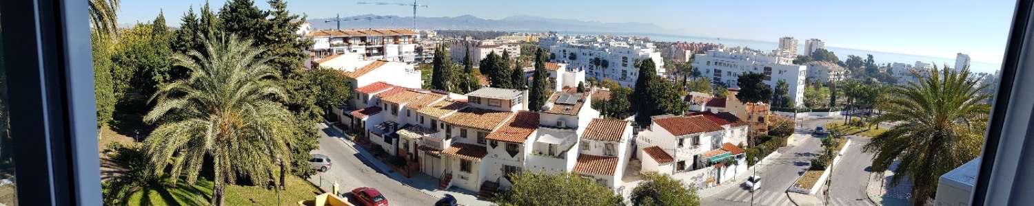 LARGA TEMPORADA SE ALQUILA BONITO APARTAMENTO EN LA COLINA  CON VISTAS  AL MAR (TORREMOLINOS )