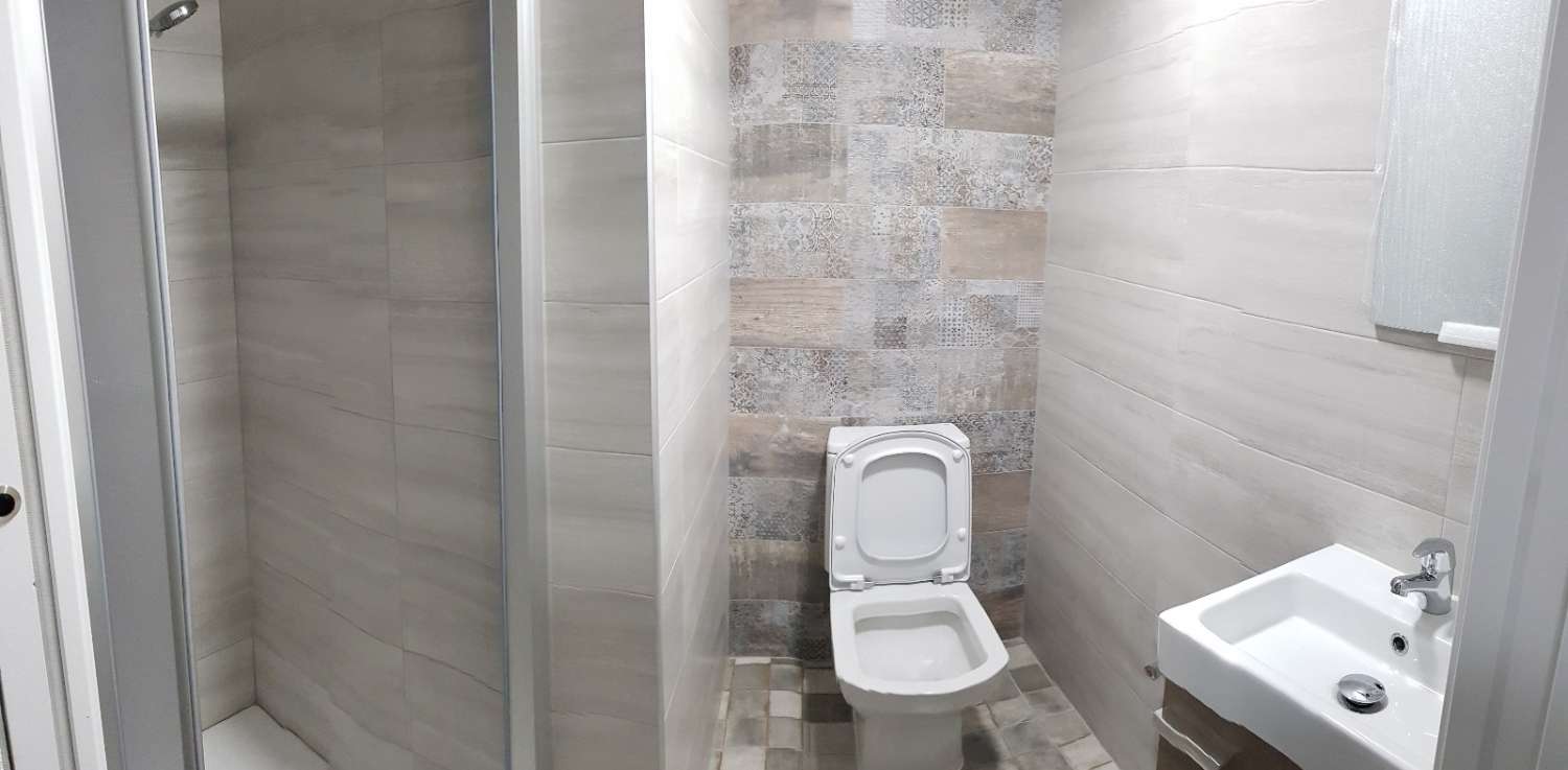 LARGA TEMPORADA SE ALQUILA BONITO APARTAMENTO EN LA COLINA  CON VISTAS  AL MAR (TORREMOLINOS )