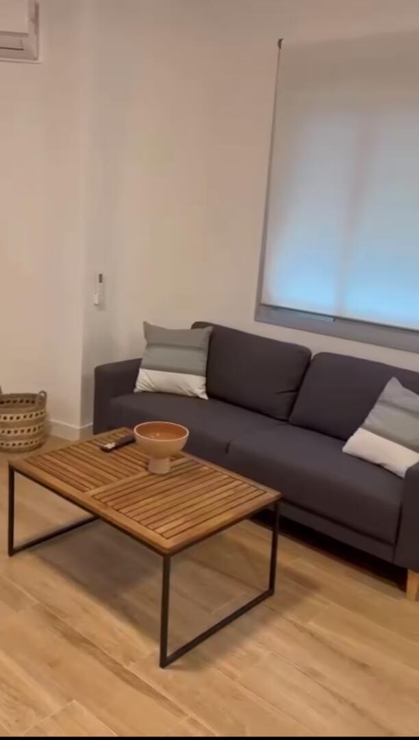 SE ALQUILA DESDE 1.9.26-30.6.27   PRECIOSO APARTAMENTO EN 1ª LINEA DE PLAYA EN FUENGIROLA
