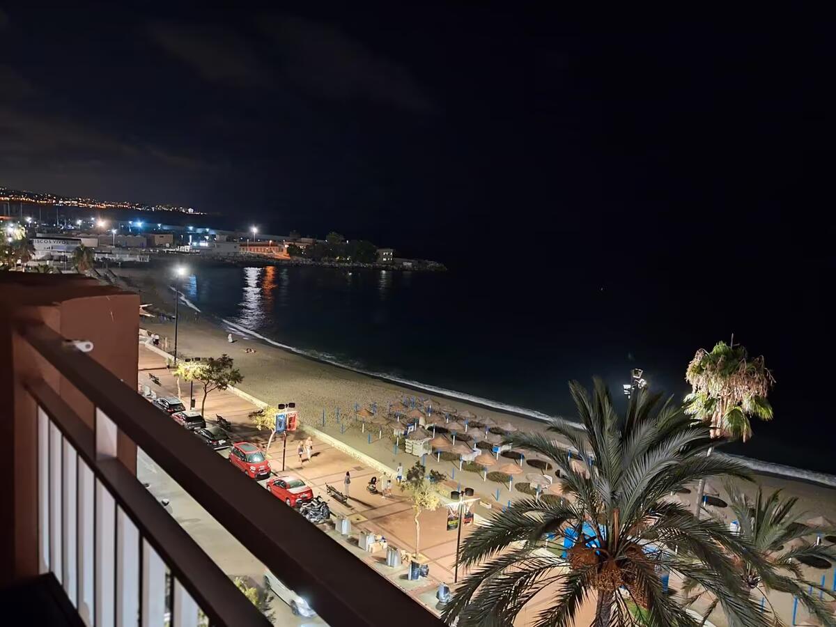SE ALQUILA DESDE 1.9.26-30.6.27   PRECIOSO APARTAMENTO EN 1ª LINEA DE PLAYA EN FUENGIROLA