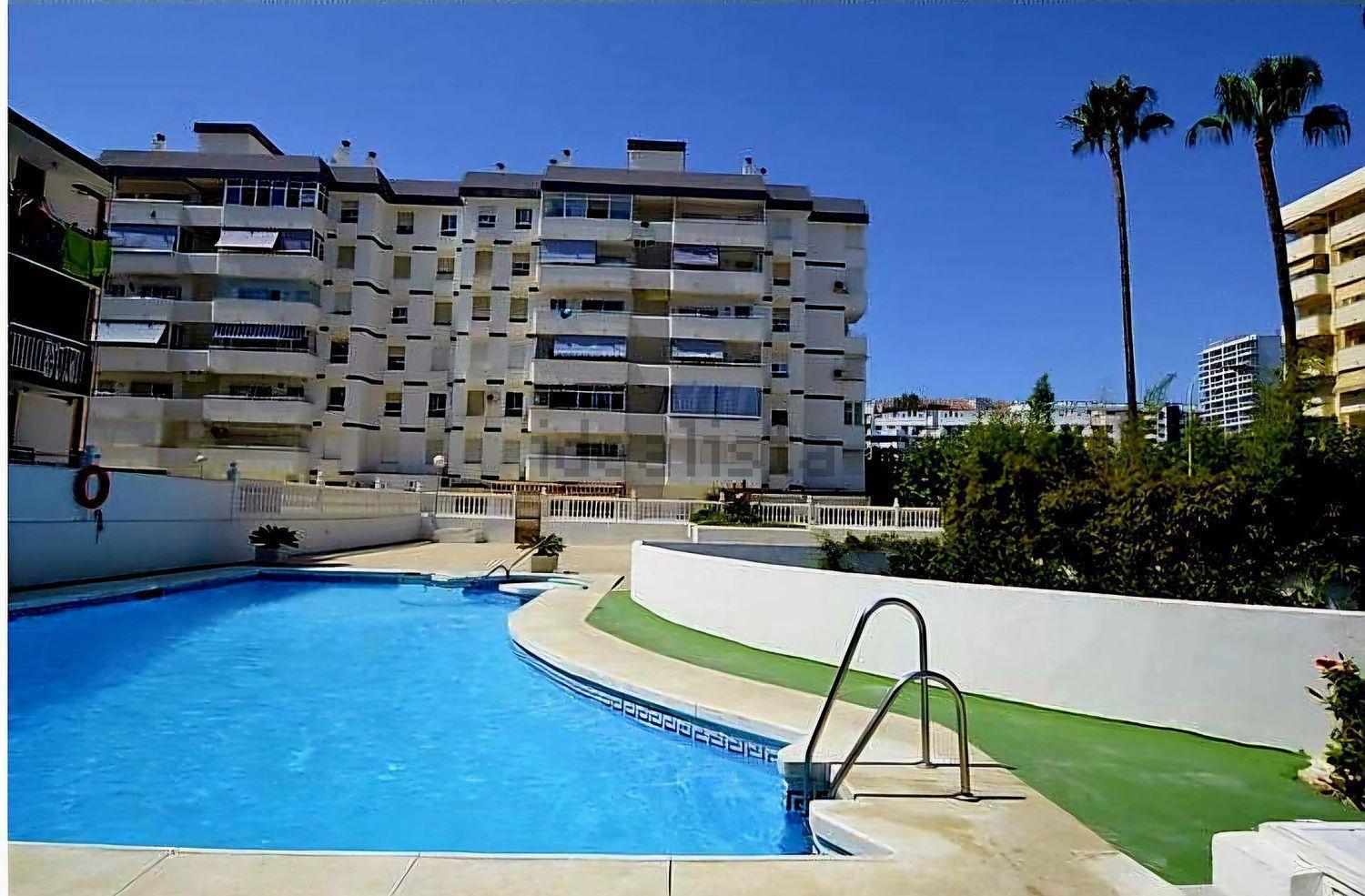 MEDIA  TEMPORADA . SE ALQUILA DESDE 01/09/2026 HASTA 30/06/2027BONITO APARTAMENTO ECON VISTAS AL MAR EN BENALMADENA