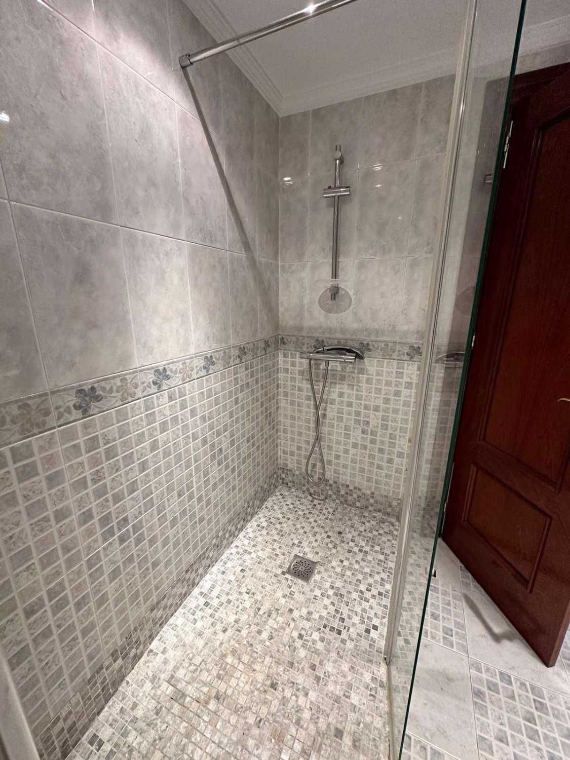 4-ZIMMER-WOHNUNG ZUM VERKAUF IM ZENTRUM VON ARROYO DE LA MIEL (BENALMADENA)