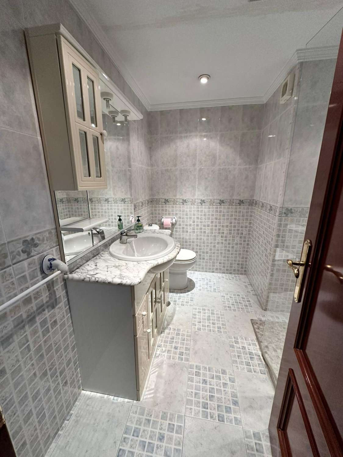 4-ZIMMER-WOHNUNG ZUM VERKAUF IM ZENTRUM VON ARROYO DE LA MIEL (BENALMADENA)