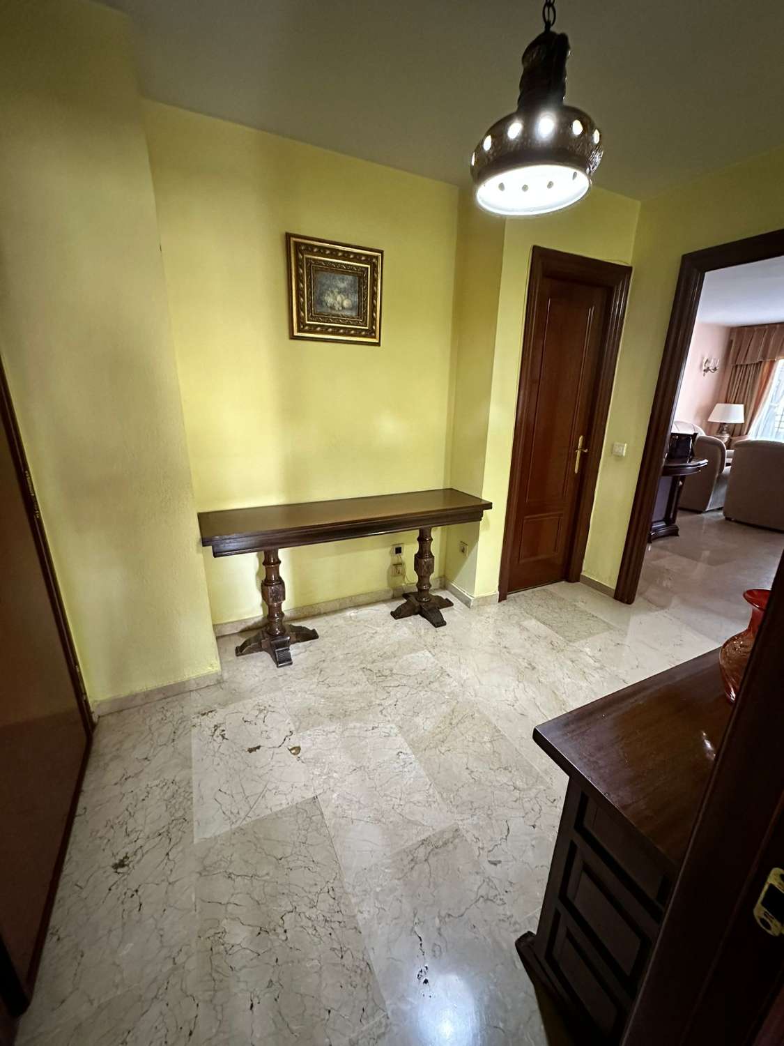 4-ZIMMER-WOHNUNG ZUM VERKAUF IM ZENTRUM VON ARROYO DE LA MIEL (BENALMADENA)