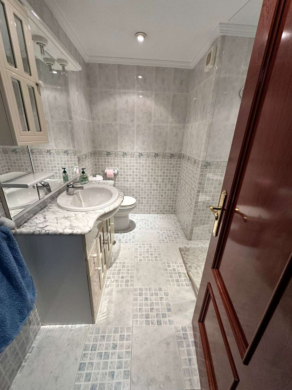 4-ZIMMER-WOHNUNG ZUM VERKAUF IM ZENTRUM VON ARROYO DE LA MIEL (BENALMADENA)