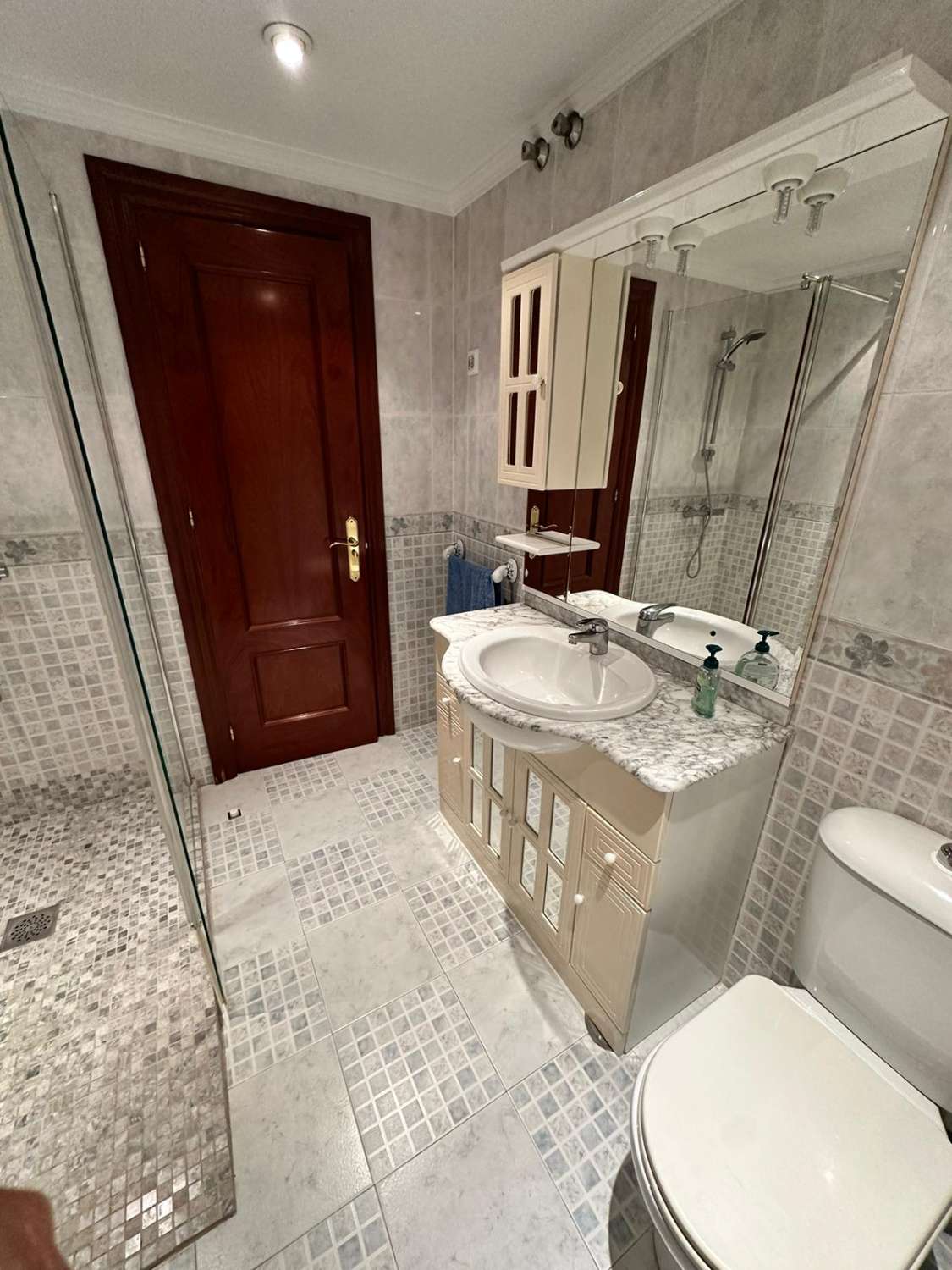 4-ZIMMER-WOHNUNG ZUM VERKAUF IM ZENTRUM VON ARROYO DE LA MIEL (BENALMADENA)