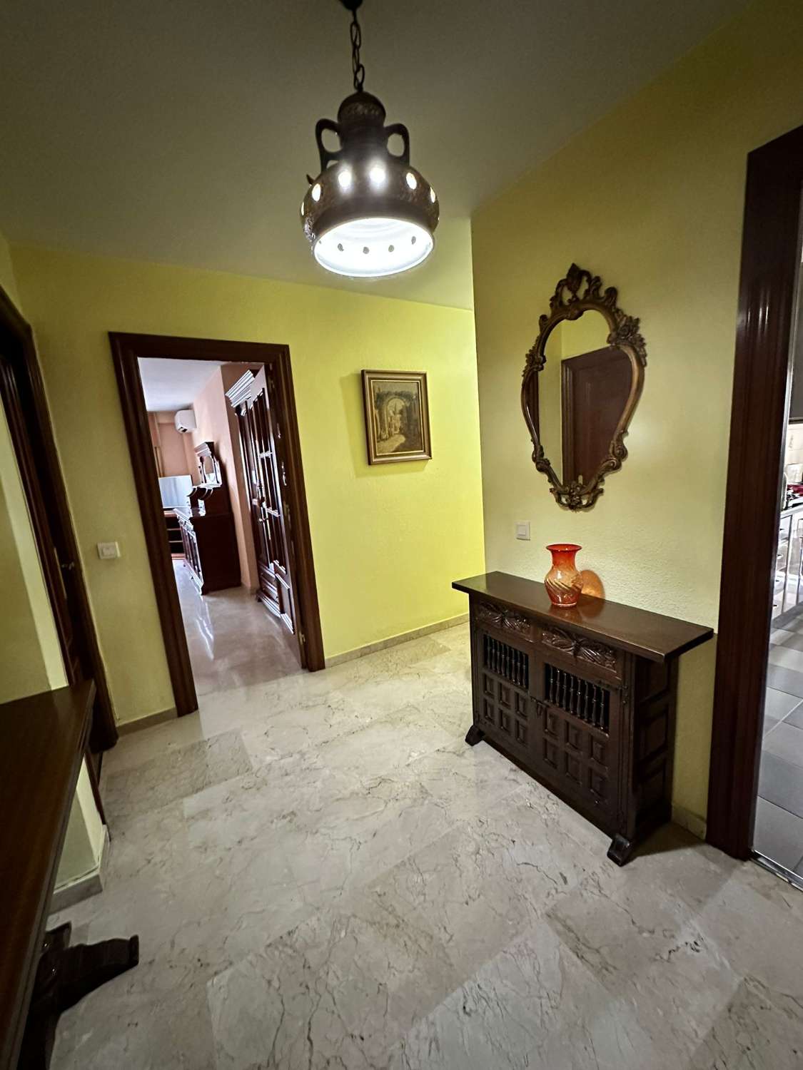 4-ZIMMER-WOHNUNG ZUM VERKAUF IM ZENTRUM VON ARROYO DE LA MIEL (BENALMADENA)