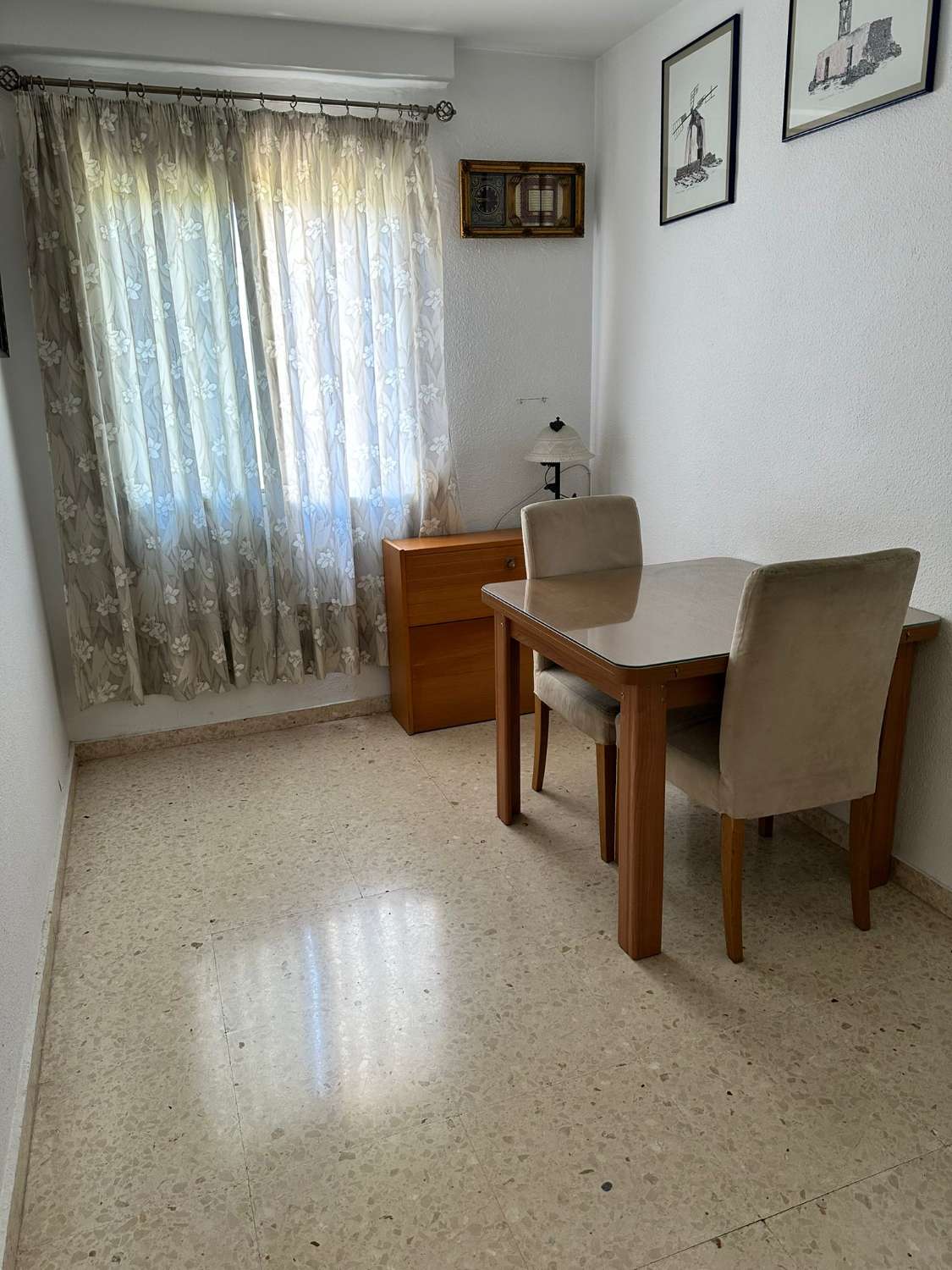 4-ZIMMER-WOHNUNG ZUM VERKAUF IM ZENTRUM VON ARROYO DE LA MIEL (BENALMADENA)